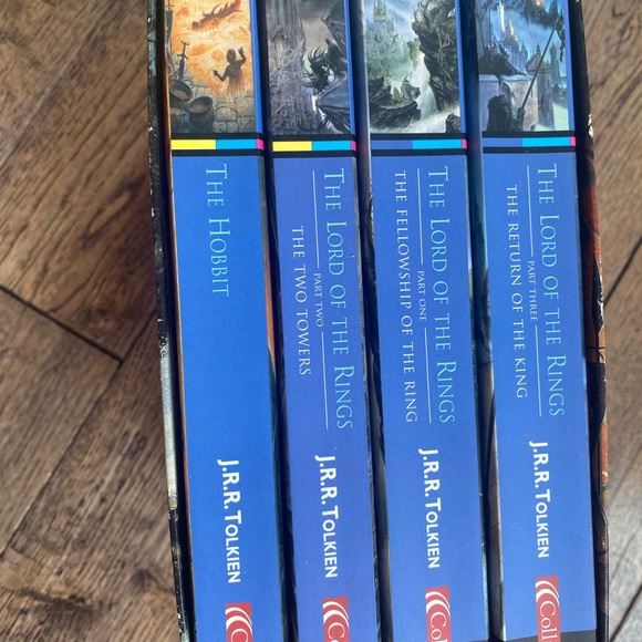 J.R.R. Tolkien Modern classic 4 books - Picture 2 of 5